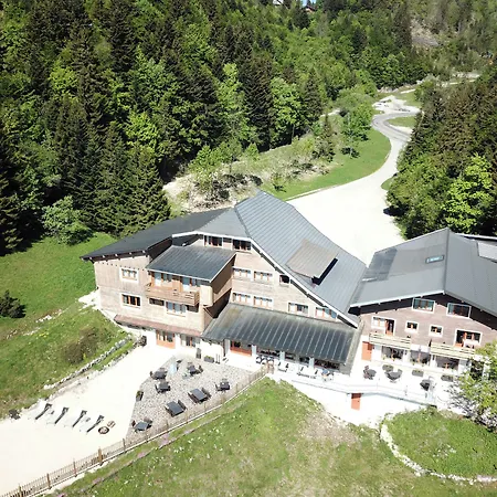 Chalet-hôtel La Mainaz Restaurant&resort Hotel